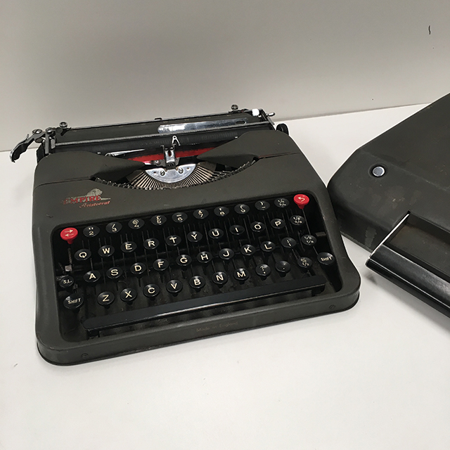 TYPEWRITER, Dark Green Empire Aristocrat 1960s